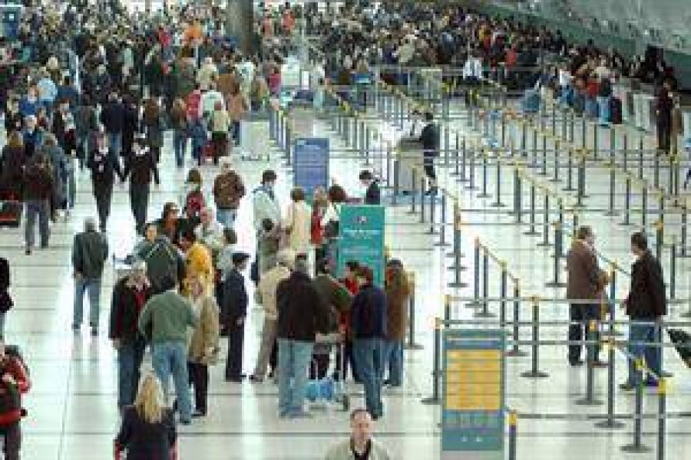 Amenazan con cortar el acceso a Ezeiza contra despidos de tercerizados