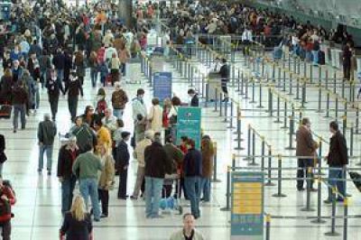 Amenazan con cortar el acceso a Ezeiza contra despidos de tercerizados