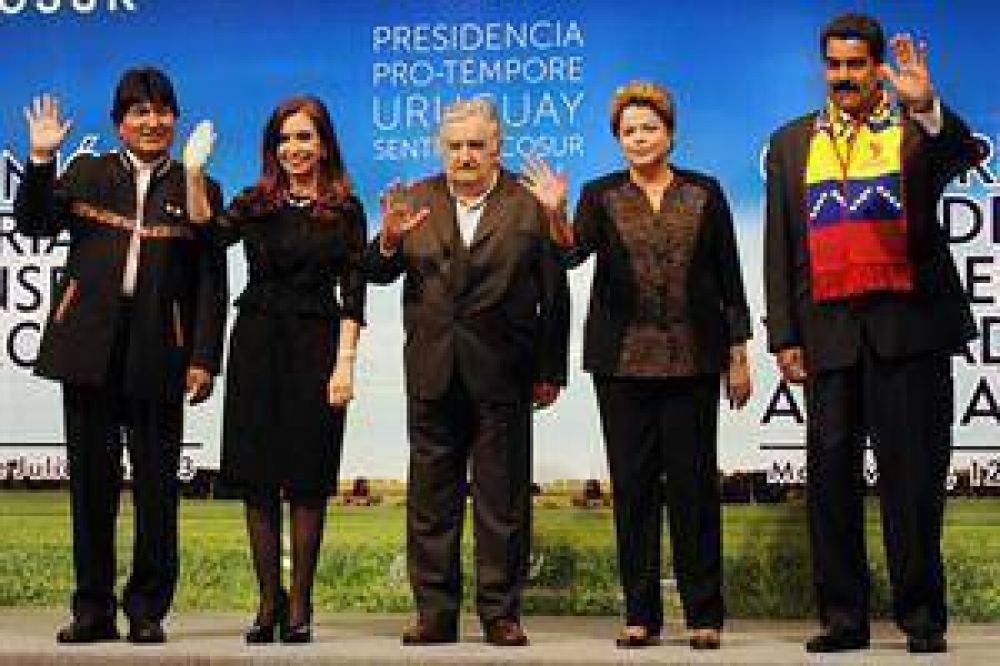 Los presidentes del Mercosur participaron de la foto oficial de la cumbre en Montevideo