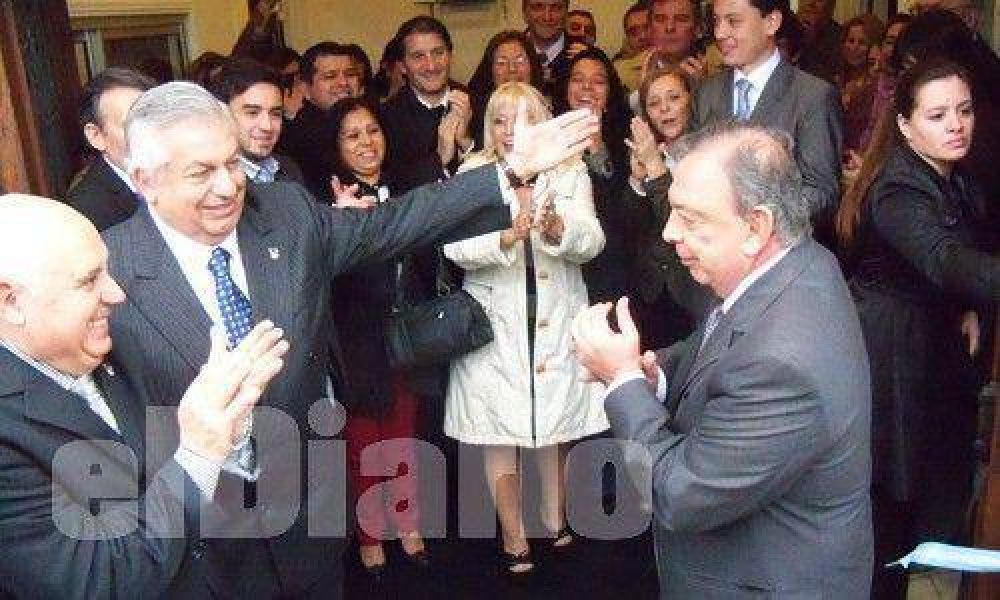 Z�ccaro insistir� con ir por su reelecci�n en el 2015