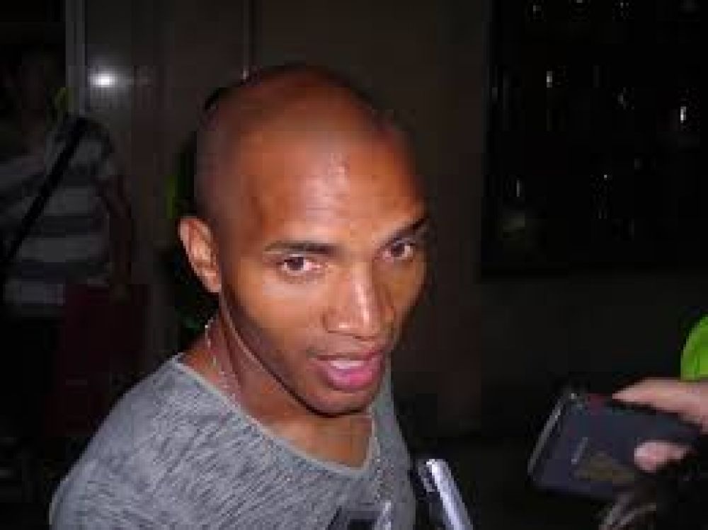 Mientras Zubeld�a a�n no renov� su contrato y Regueiro qued� cerca