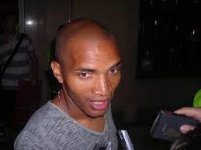 Mientras Zubeld�a a�n no renov� su contrato y Regueiro qued� cerca