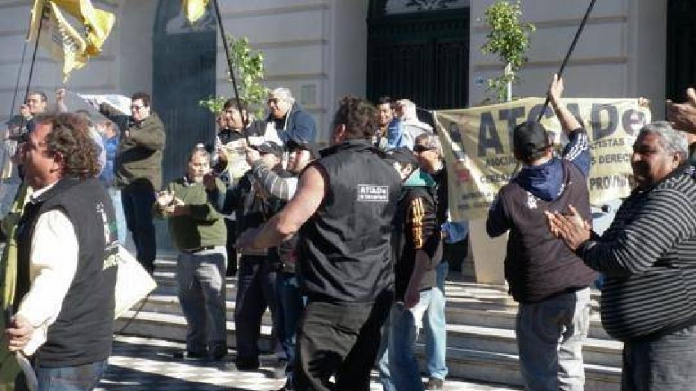 El Intendente realiza la �ltima convocatoria intentando solucionar conflicto del transporte