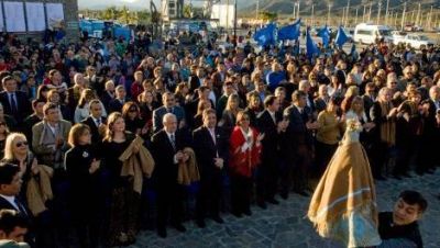 Se realiza el acto oficial de apertura de la XLIII edicin del Poncho