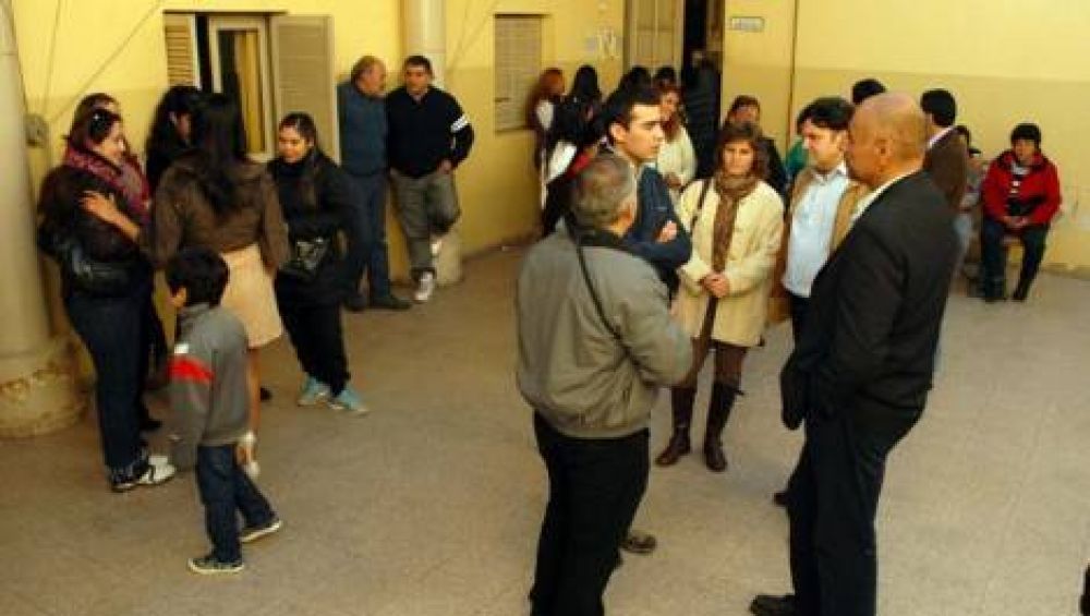 Habr�a irregularidades en sueldos de empleados del Registro Civil