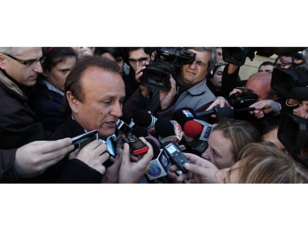 Del Sel dijo que, al sumarse al kirchnerismo, Obeid "se carga la mochila de los corruptos"