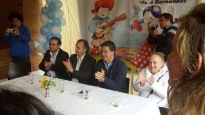 El gobernador inaugur� obras de infraestructura escolar en Miraflores y El Espinillo