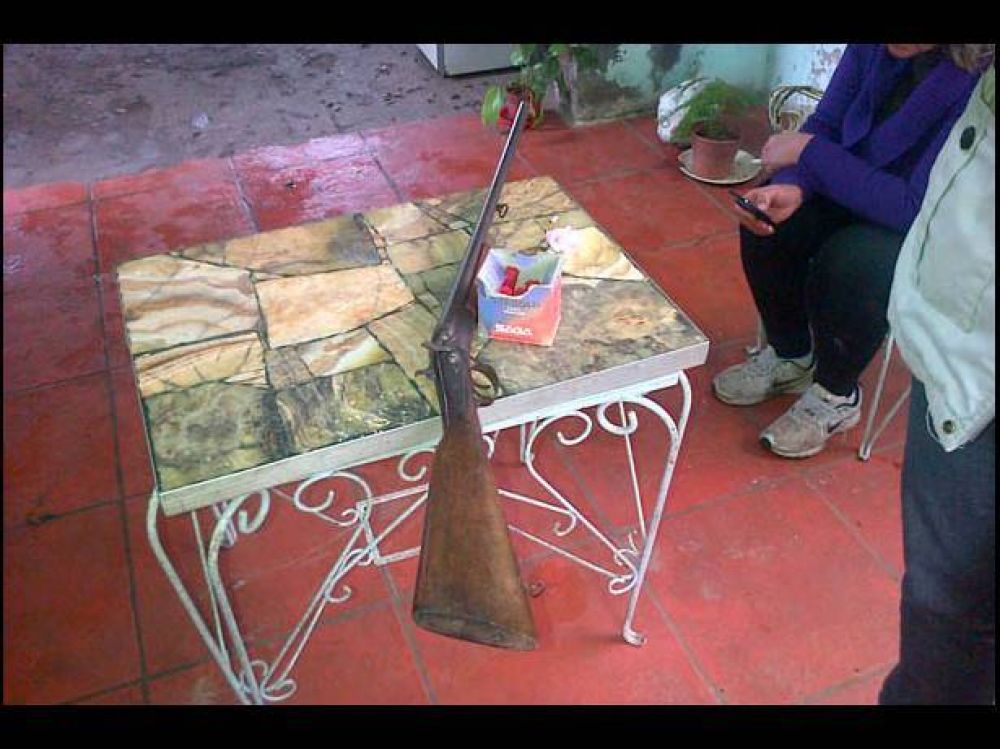 La polic�a localiz� otro cami�n de Waigel y secuestr� un arma de fuego