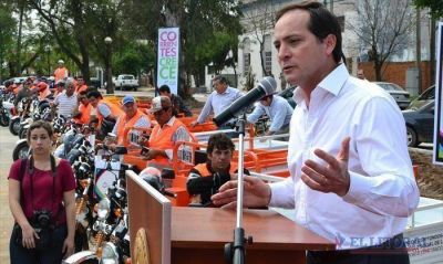 A cambio de carros y caballos, Camau entreg� 28 motocargas