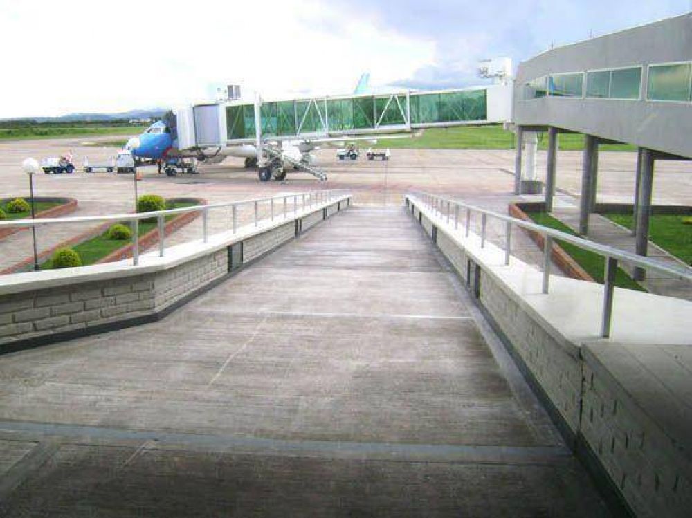Se intensifica la llegada de turistas por v�a a�rea