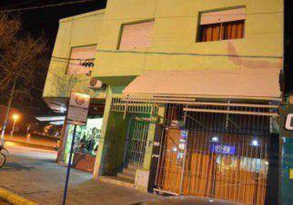 Atrap� a ladr�n en su departamento 