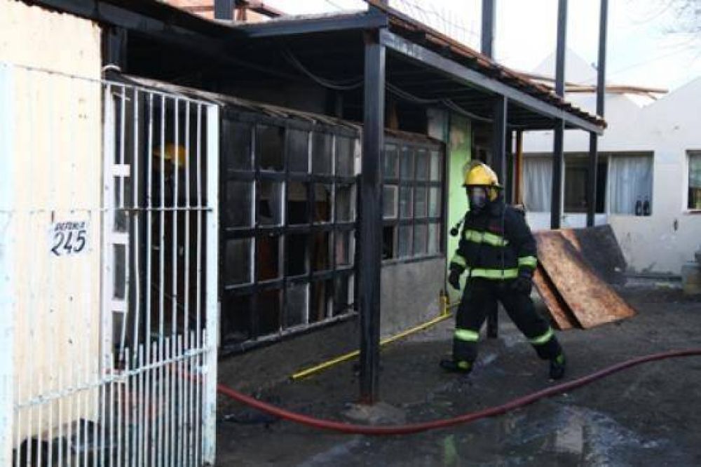 Incendio sobre vivienda dej� da�os materiales