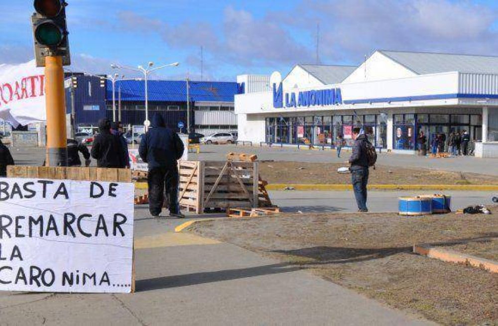 Los fueguinos rehenes de los supermercados