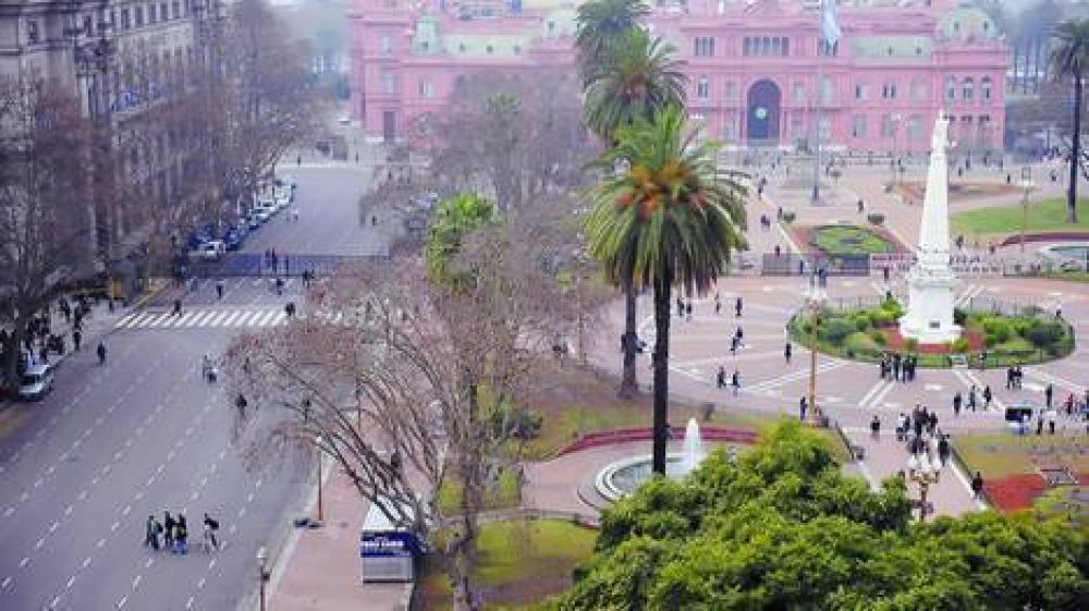 Decisi�n de la Casa Rosada: Inexplicable cierre al tr�nsito y vallado de la Plaza de Mayo