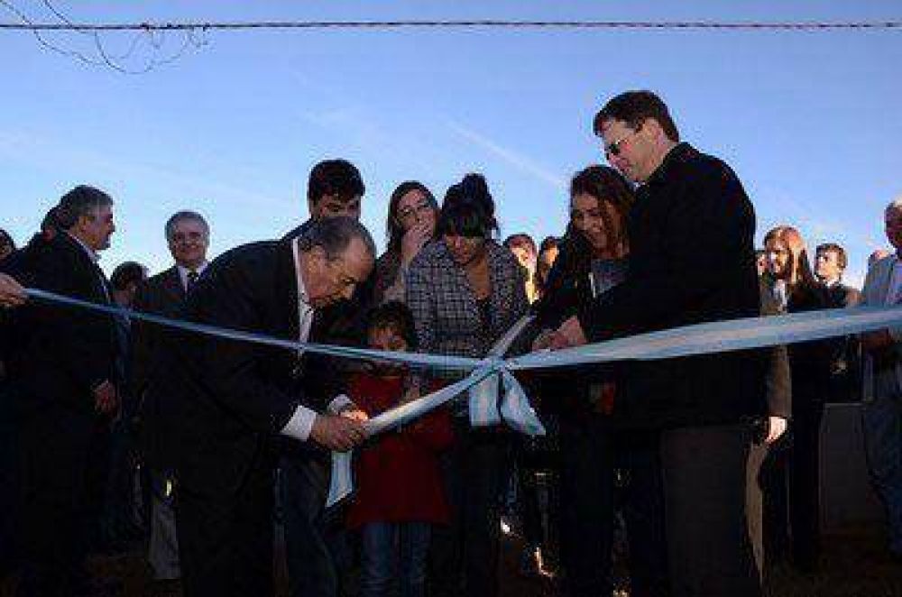 Jorge entreg� viviendas e inaugur� obras en Realic�