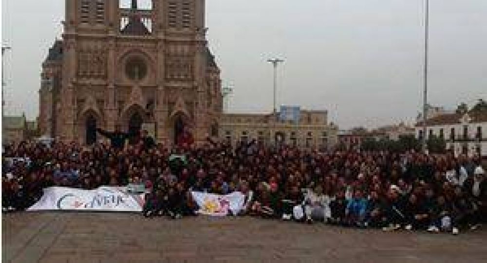 San Juan rumbo a R�o: los j�venes renuevan su fe en Luj�n