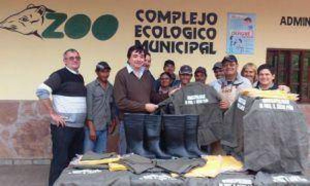 La Municipalidad entreg� ropa de trabajo a todo el personal del Zoo