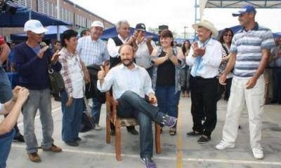 Clarin denunci� "Las sospechosas maniobras de Gildo Insfr�n para sus vuelos privados". Tri�ngula los pagos
