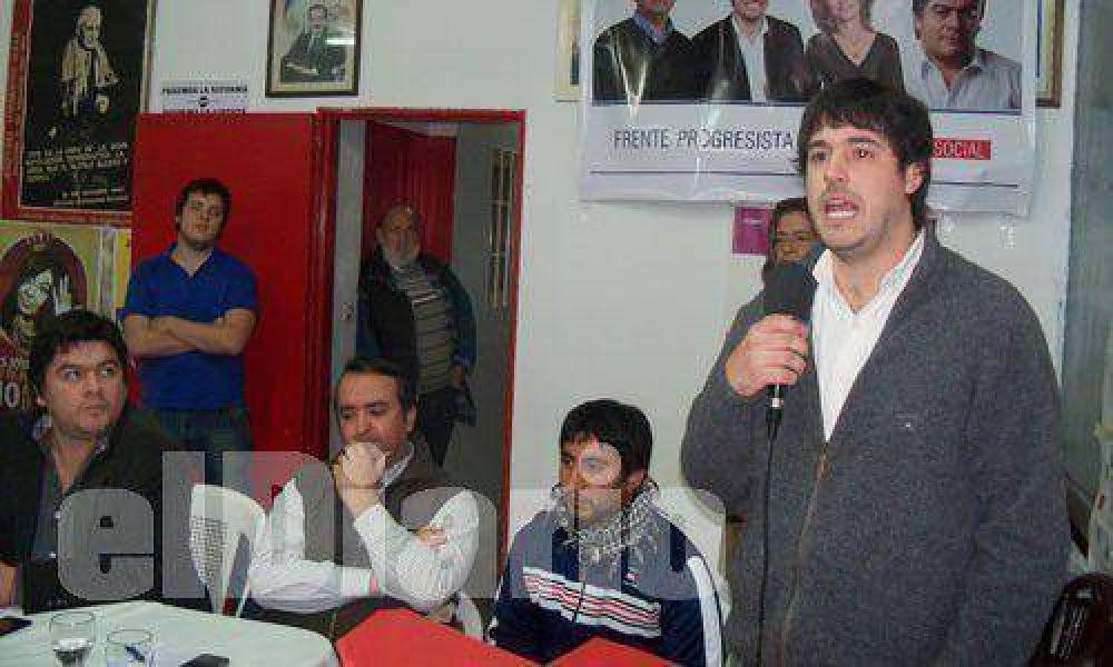 "Somos una opci�n en medio de la interna peronista�