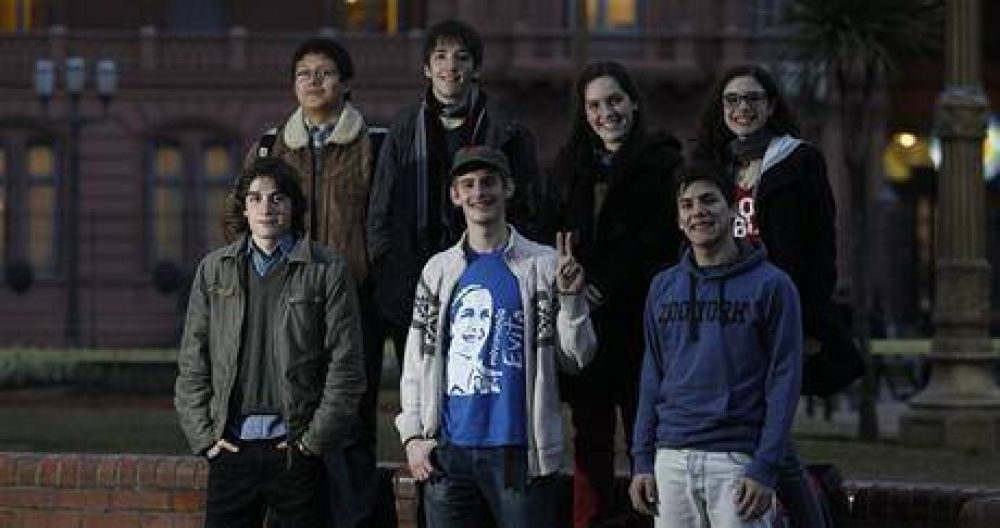 Los militantes j�venes se suman a la campa�a