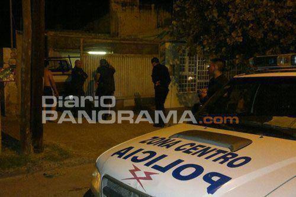 Recuperan camioneta robada y detienen a cuatro personas