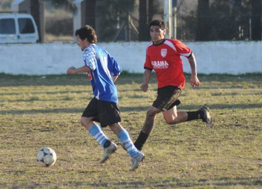 Paran� domin� y le gan� bien a F�tbol San Nicol�s