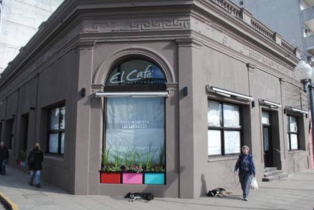 El Caf� de la Plaza reabre sus puertas en pocos d�as
