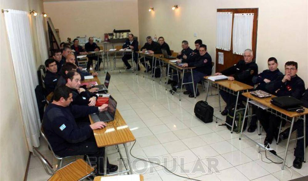 En Olavarr�a se dictan jornadas regionales de �tica para Bomberos