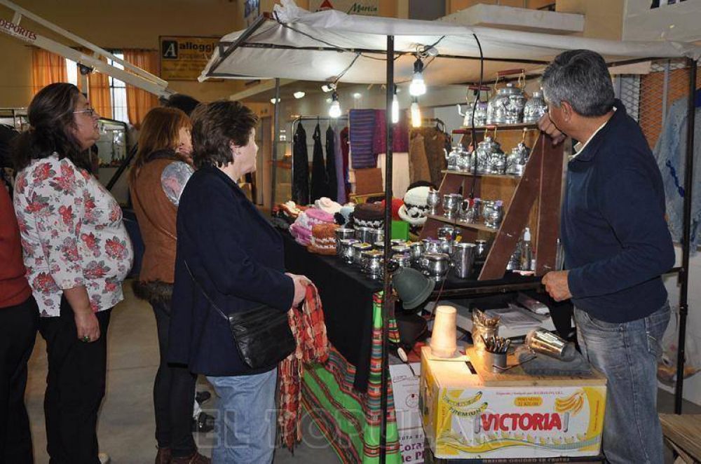 Gran feria de artesanos en el complejo de El Fort�n