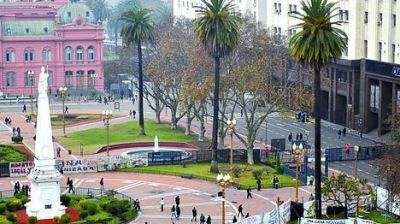 El Gobierno nacional, en silencio tras cerrar y vallar Plaza de Mayo