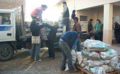 Entregaron m�s de mil bolsas de alimentos a �precios justos�