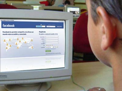 En Rosario ya existen 720 mil usuarios activos en la red social Facebook