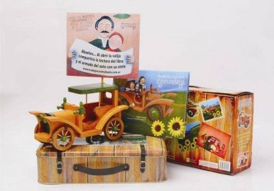 Empresa de Bariloche fabrica juguetes para editorial de Buenos Aires