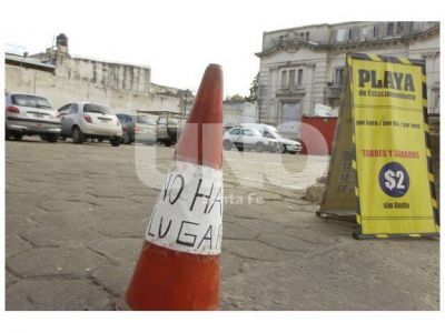 Desde 2006, el estacionamiento privado subi� un 800% sus tarifas