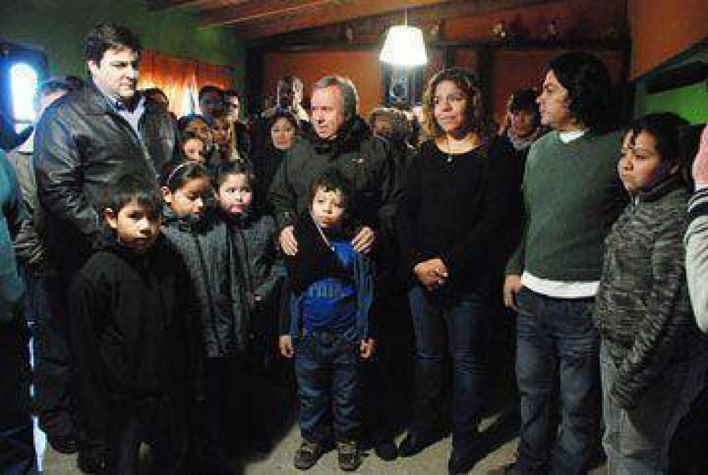 La provincia inaugur� ampliaci�n de red de gas para B� San Benito