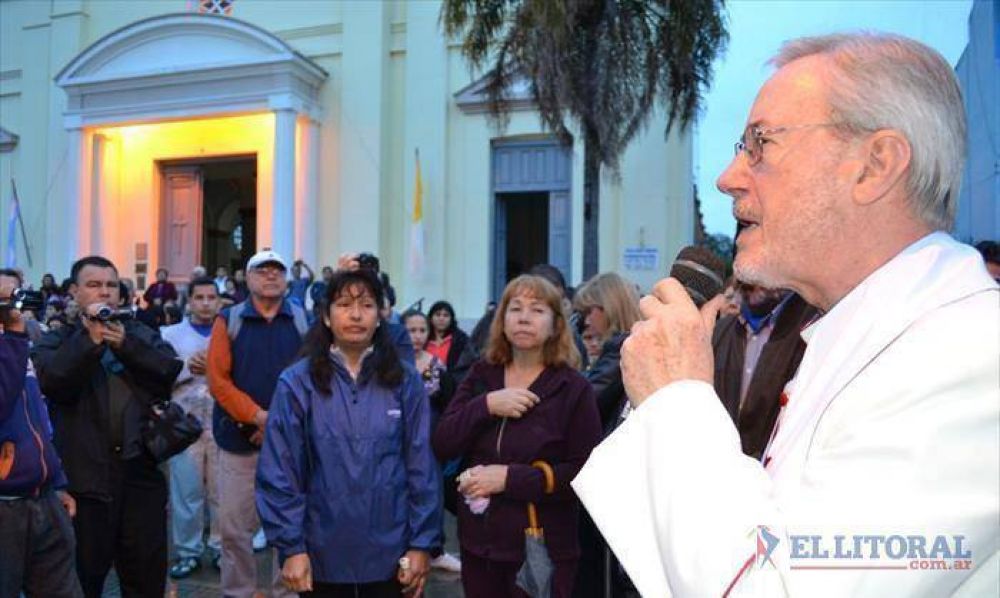 Con la lluvia como bendici�n, parti� el pueblo de San Luis que hoy llegar� a Itat�