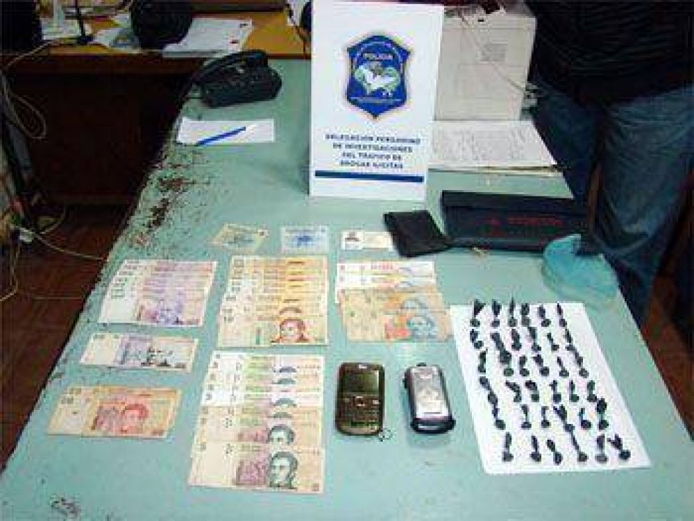 Golpe al narcotr�fico: secuestraron m�s de 50 envoltorios con coca�na