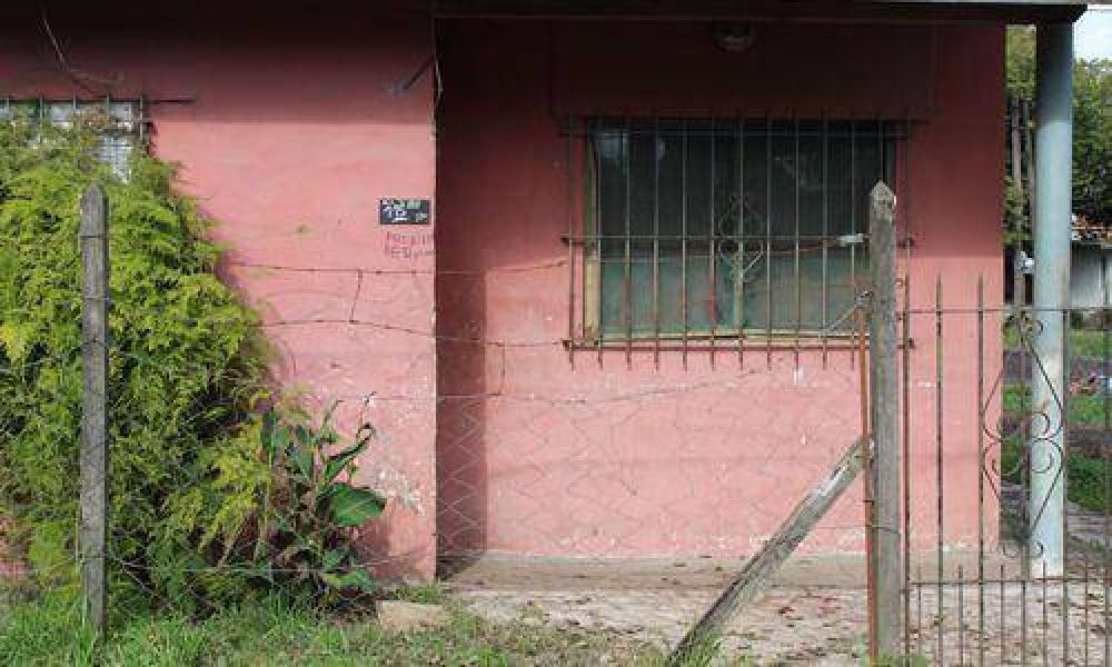 Asesinan de dos pu�aladas a un hombre en la puerta de su casa