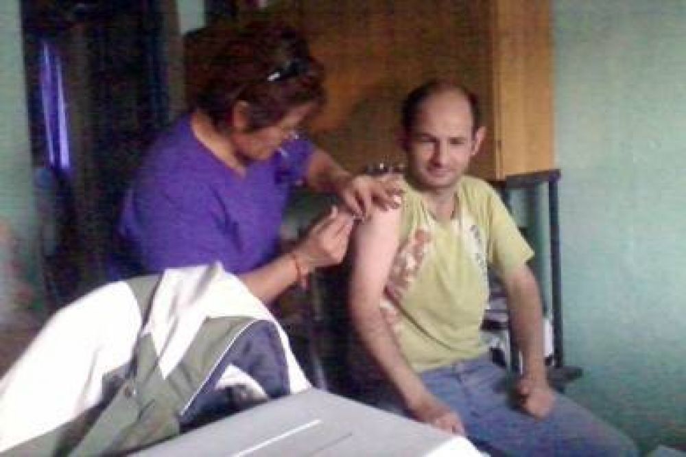 Vacunaron al 100% de los grupos de riesgo en Camarones