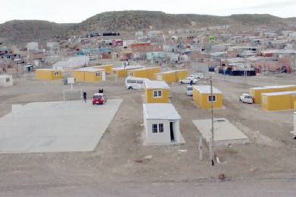 Soluci�n habitacional a dos familias que permanecieron evacuadas en el temporal