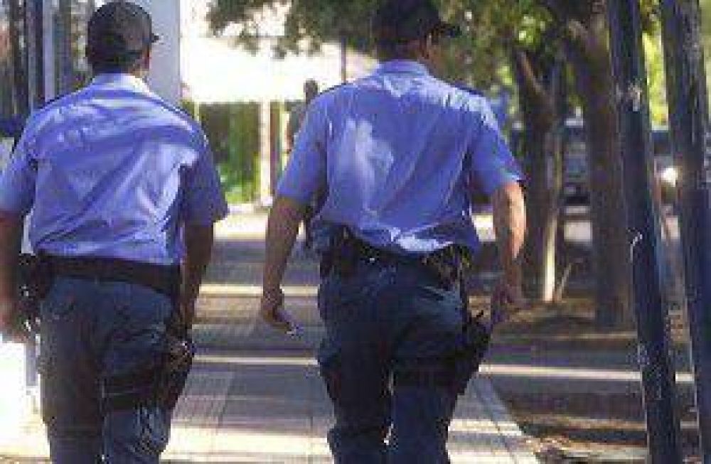 Tres polic�as heridos tras un choque con presuntos ladrones