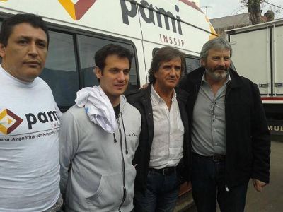 Entregaron decodificadores y tarjetas Argenta en Lan�s Este