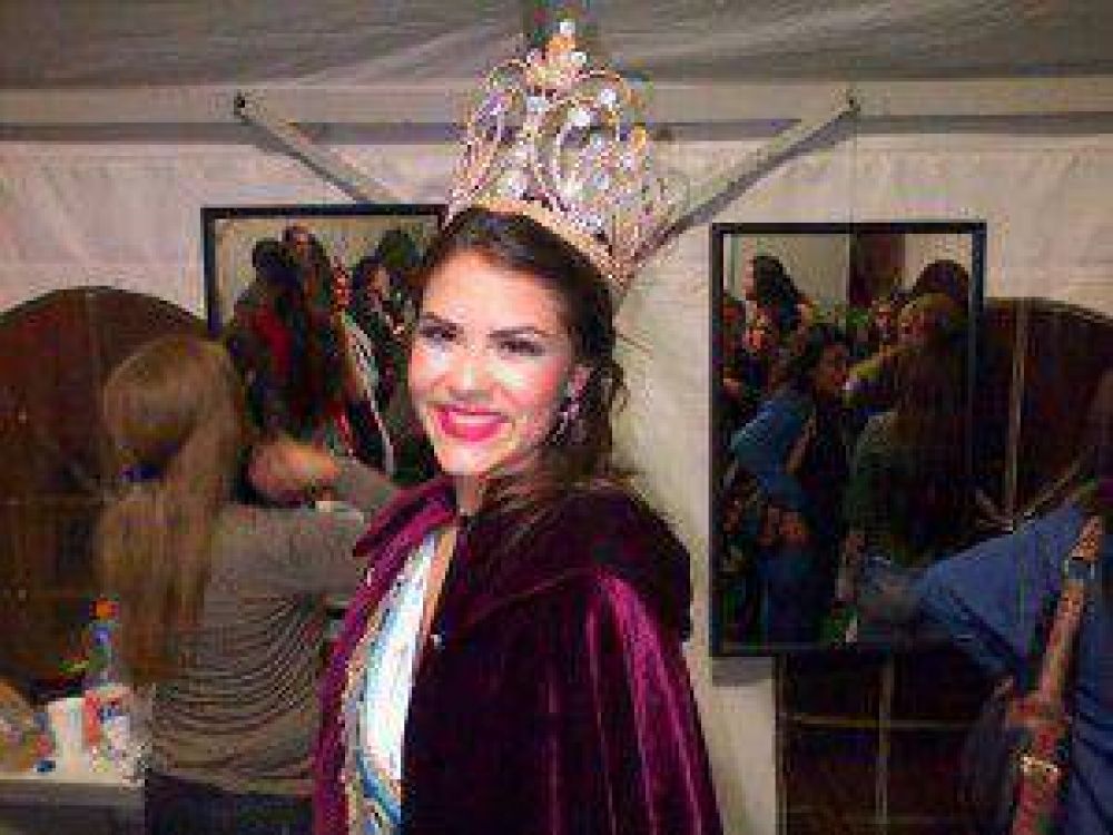 Agustina Dionisi fue coronada Reina Nacional del Pomelo