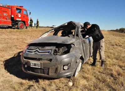 Muri� una adolescente en un vuelco cerca de R�o Colorado