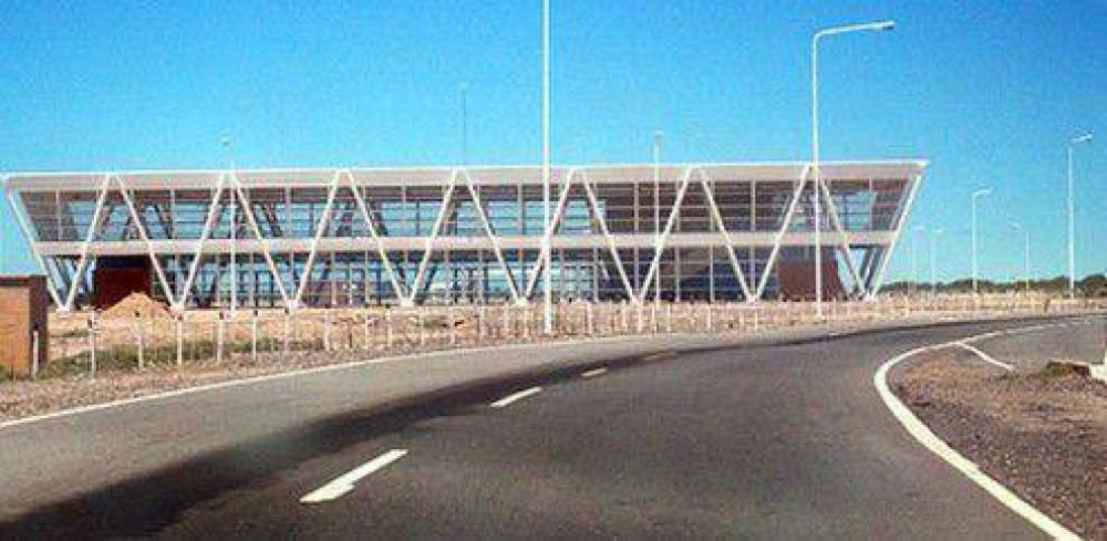 Un muerto y dos heridos tras volcar una camioneta en la autopista de los Comenchingones