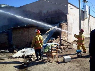 Incendiaron una casa en una disputa entre vecinos