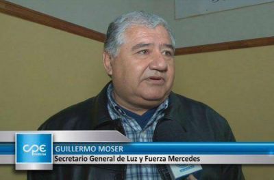 Luz y Fuerza Mercedes cruz� a Jorge y dice que las columnas son de las cooperativas