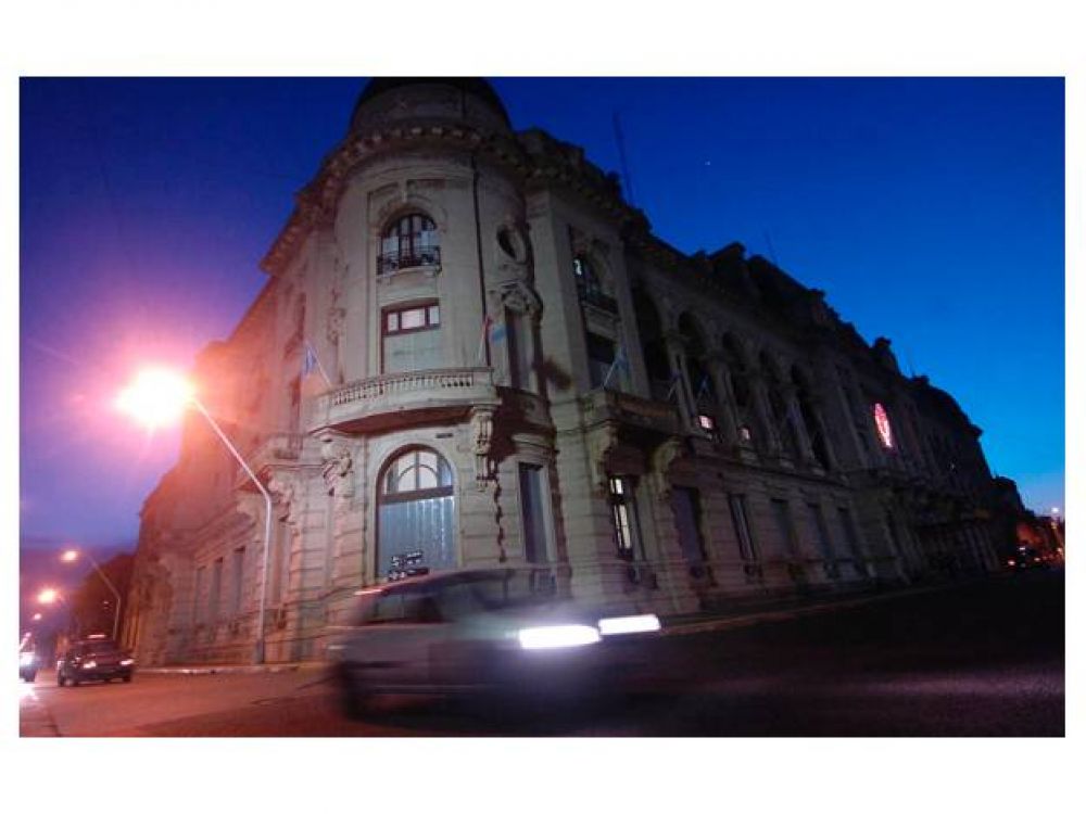 Edificios y oficinas p�blicas, obligados a ahorrar agua y energ�a