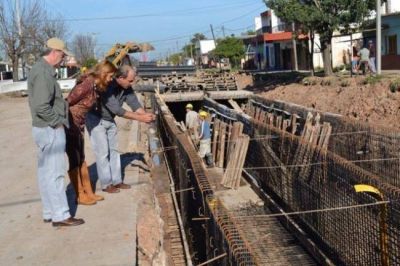 Se ejecut� el 70 % de la segunda etapa de la obra de pavimentaci�n de la avenida Urquiza