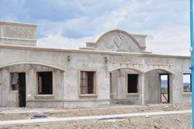  Santiba�ez anunci� m�s viviendas para el departamento